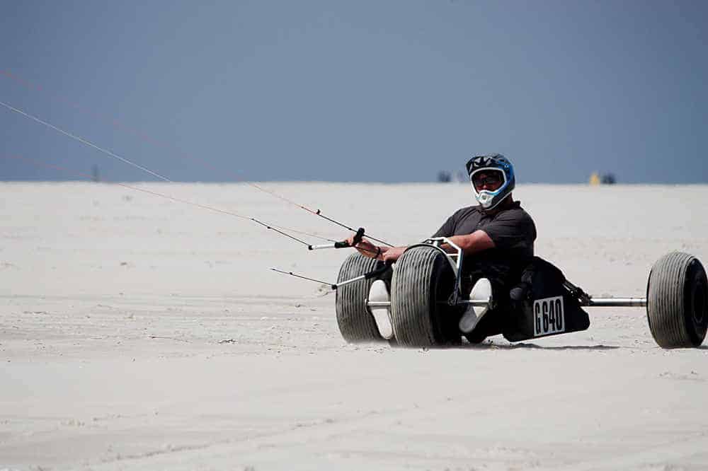 Du betrachtest gerade Kitebuggy fahren – Baggy am Strand von Borkum fahren