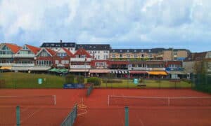 Mehr über den Artikel erfahren Tennis spielen auf Borkum