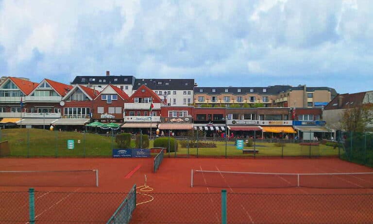 Mehr über den Artikel erfahren Tennis spielen auf Borkum