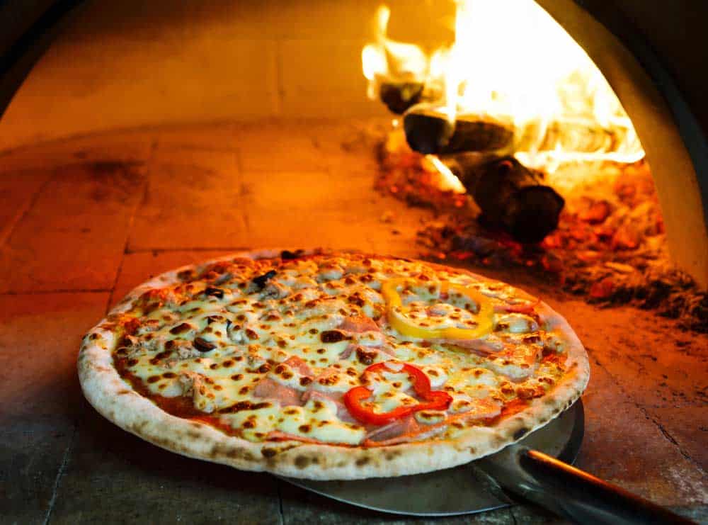 Pizzeria (depositphotos.com) Pizzeria (depositphotos.com)