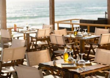 Restaurant (depositphotos.com)