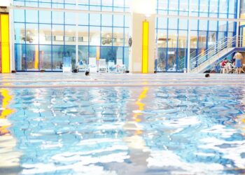 Schwimmbad (depositphotos.com)